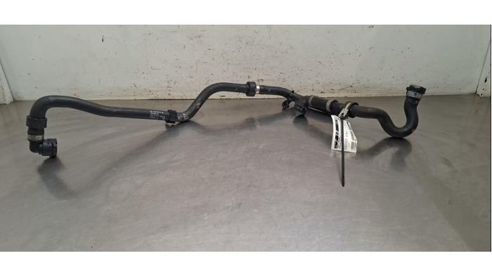 Tuyau radiateur Mercedes EQB