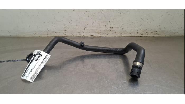 Tuyau radiateur Mercedes EQB