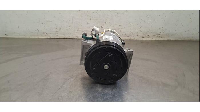 Pompe clim Renault Clio