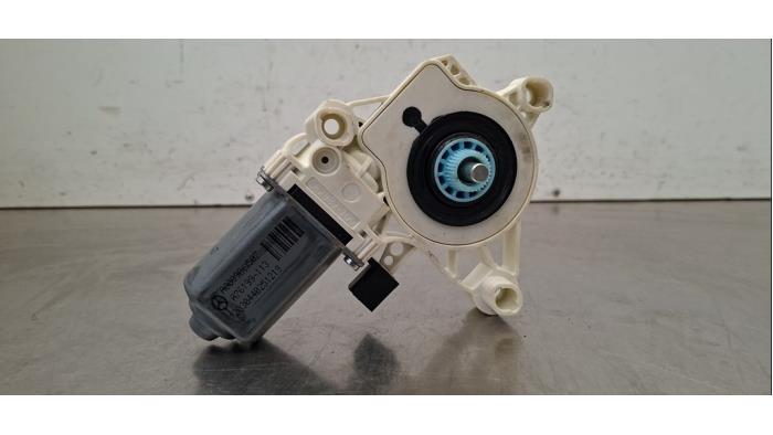 Moteur de vitre portière Mercedes CLA