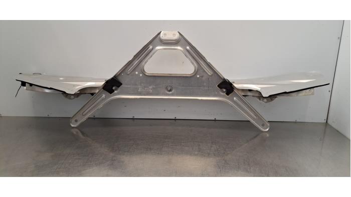 Support (divers) Audi RSQ8