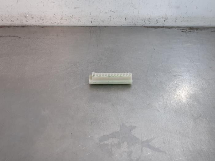 Fusible Mercedes EQV