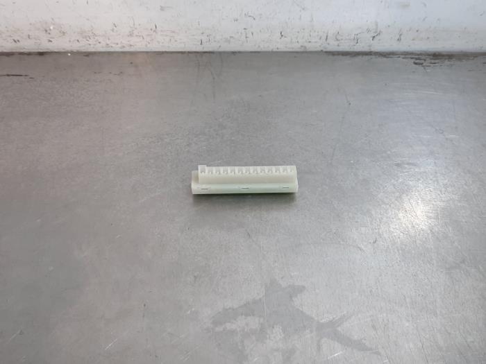 Fusible Mercedes EQV