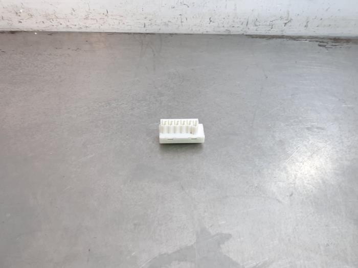 Fusible Mercedes EQV