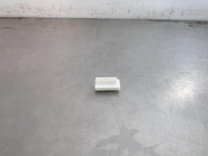 Fusible Mercedes EQV