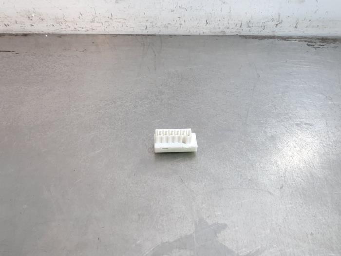 Fusible Mercedes EQV