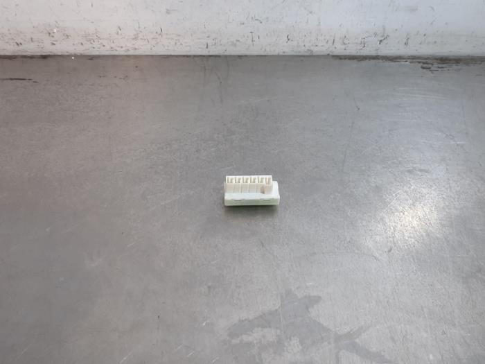 Fusible Mercedes EQV