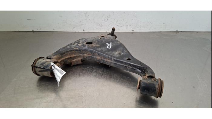 Bras de suspension avant droit Toyota Hilux