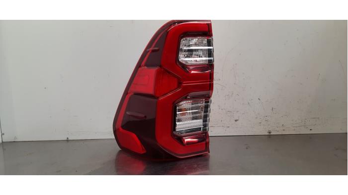 Feu arrière gauche Toyota Hilux
