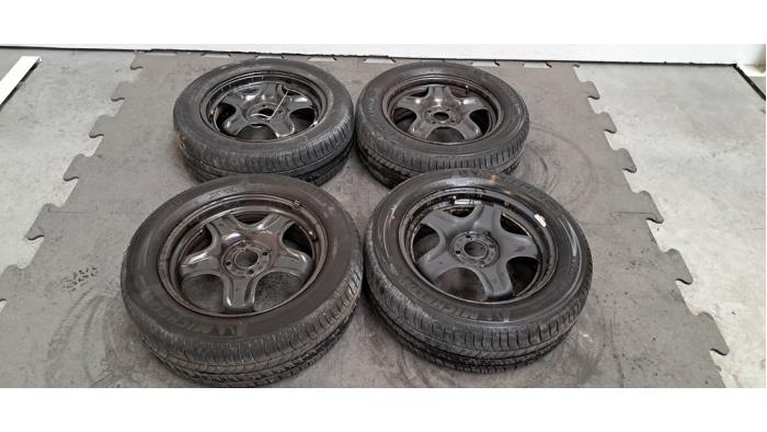 Kit jantes + pneumatiques Dacia Sandero