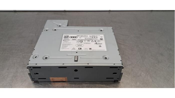 Module radio Audi RSQ8