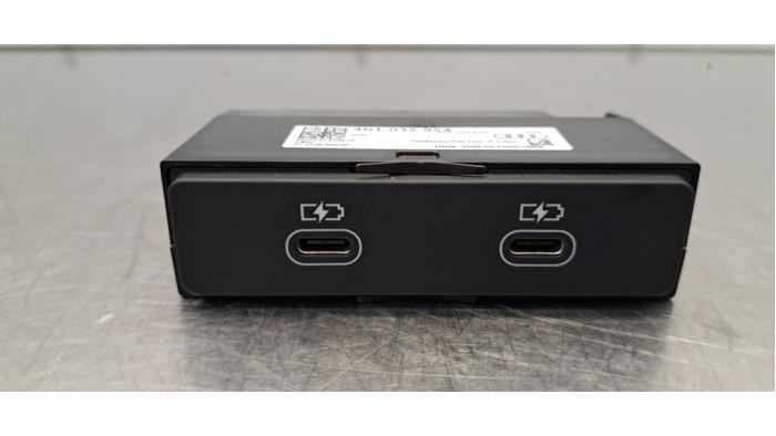 Connexion USB Audi RSQ8