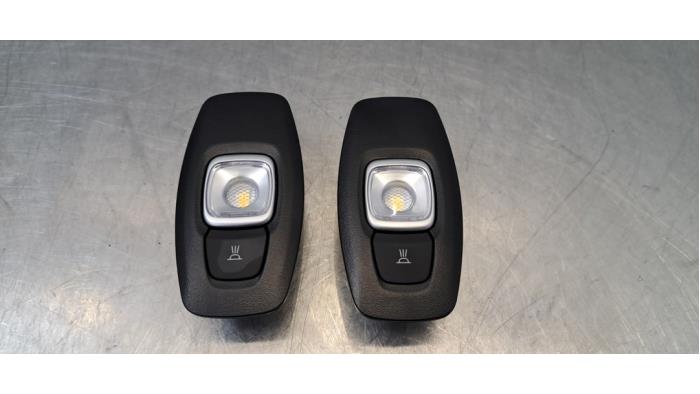 Eclairage intérieur avant Renault Clio