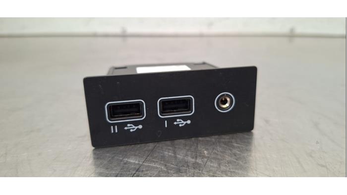 Connexion USB Renault Clio