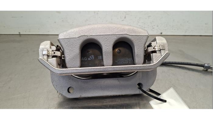 Etrier de frein (pince) avant droit Audi Q4