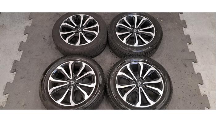 Kit jantes + pneumatiques Renault Clio