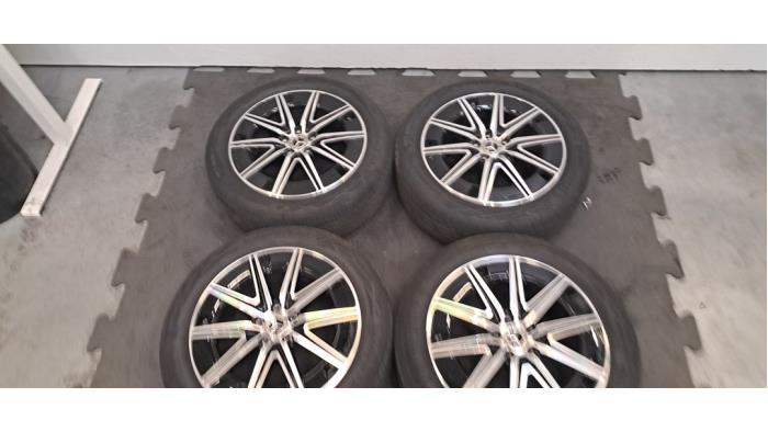 Kit jantes + pneumatiques Mercedes EQB