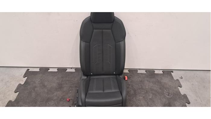 Siège droit Audi Q4