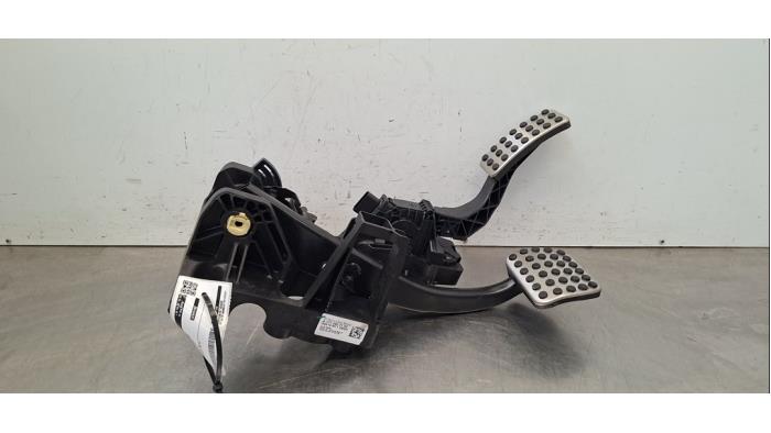 Kit pédales Mercedes EQB