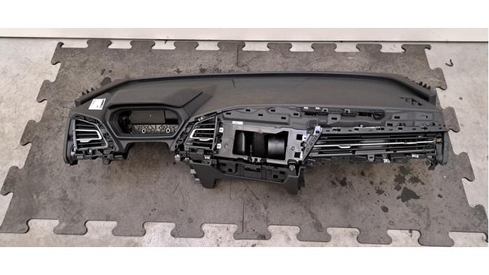 Tableau de bord Audi Q4