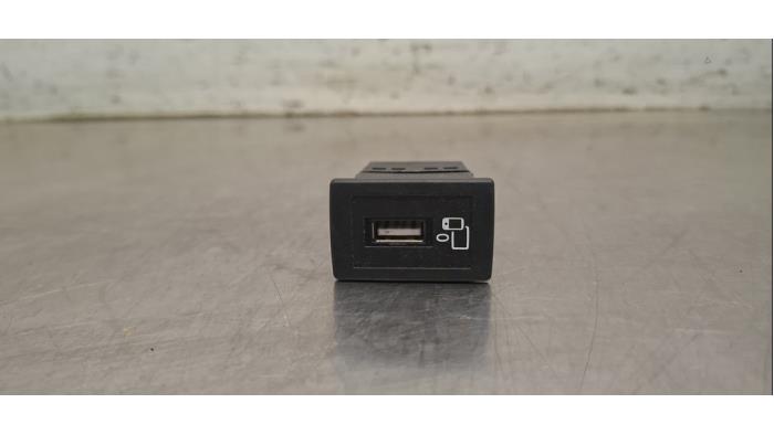 Connexion USB Mercedes C-Klasse