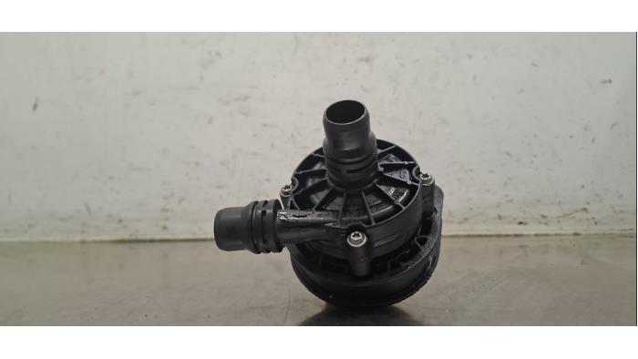 Extra waterpomp Peugeot 5008
