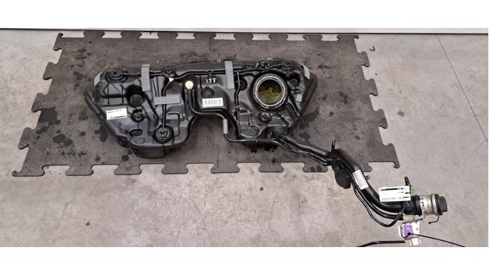 Réservoir de carburant Mercedes C-Klasse
