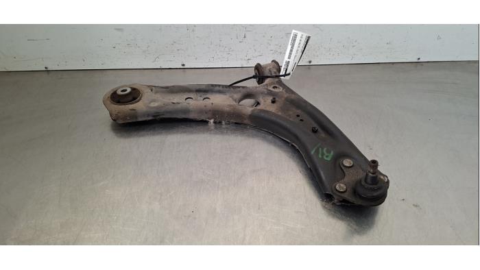 Bras de suspension avant droit Skoda Octavia