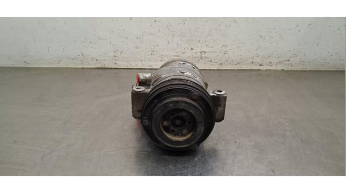 Pompe clim Nissan Navara