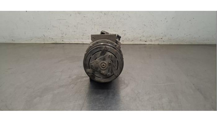 Pompe clim Opel Vivaro