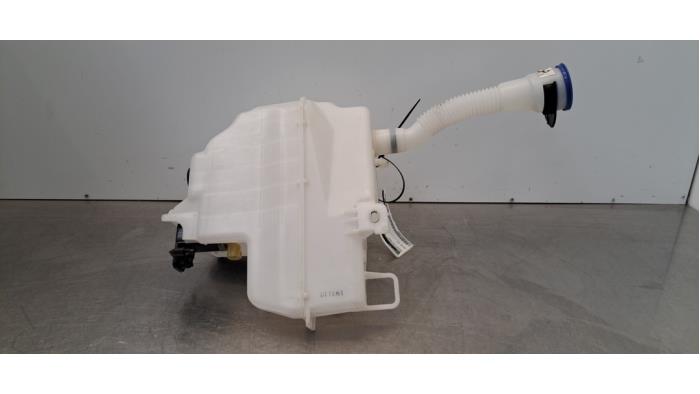 Réservoir lave-glace avant Mazda 3.