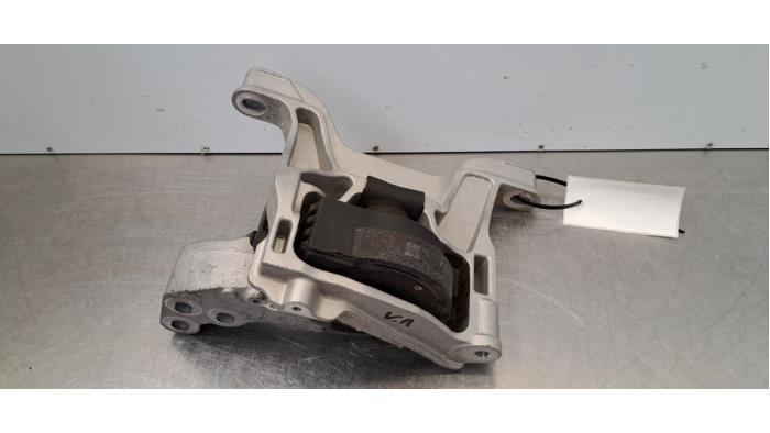 Support moteur Mazda 3.