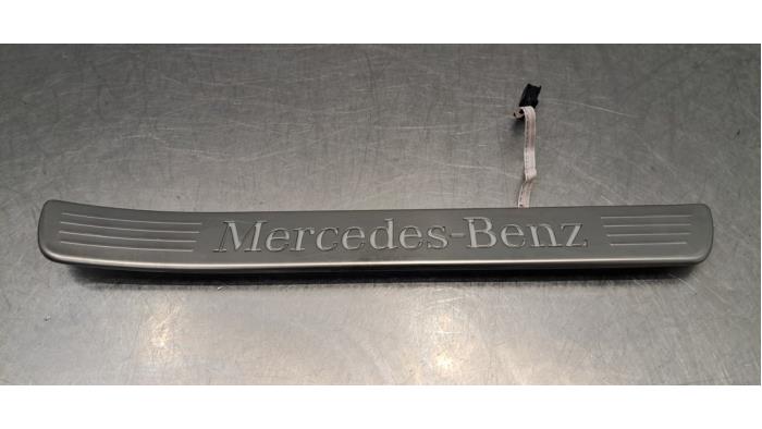 Eclairage d'embarquement Mercedes GLE