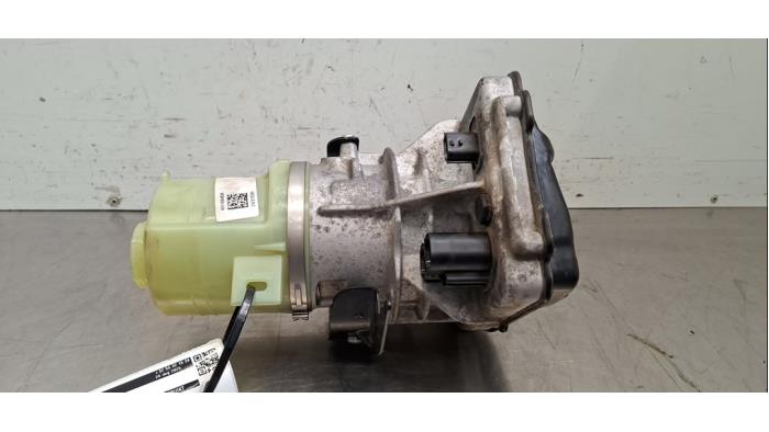 Pompe direction assistée Renault Trafic