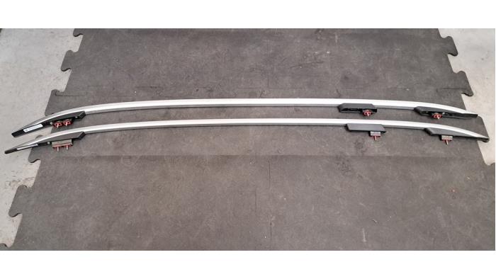 Kit rails de toit Mercedes EQB