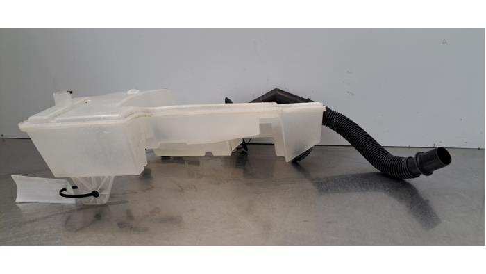 Réservoir lave-glace avant Audi E-Tron