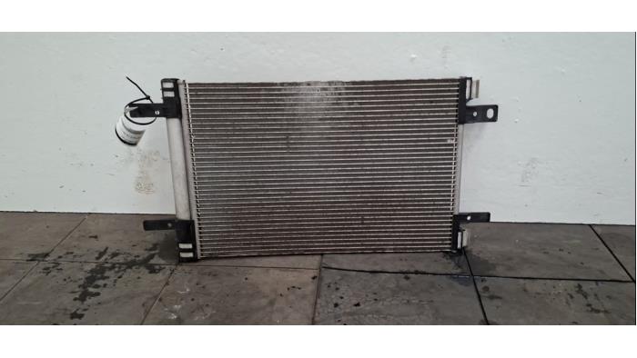 Condensateur clim Opel Vivaro