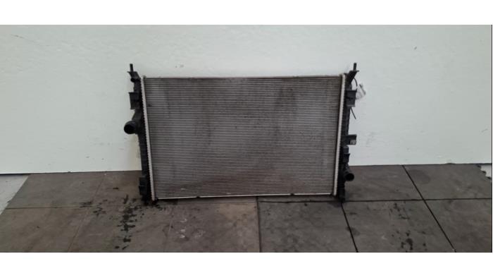 Radiateur Opel Vivaro