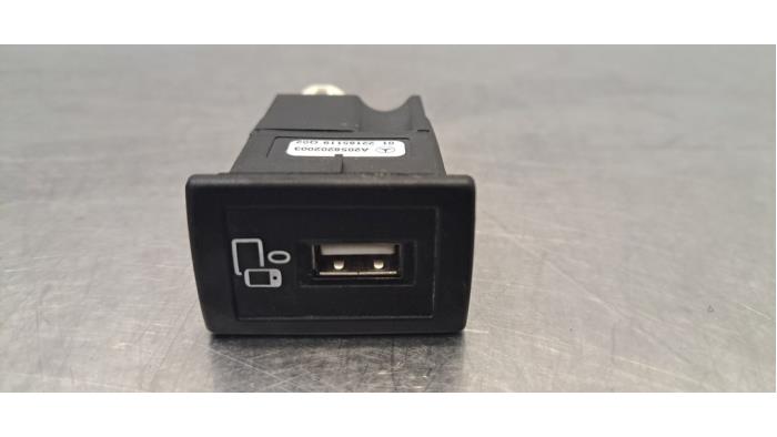 Connexion USB Mercedes C-Klasse