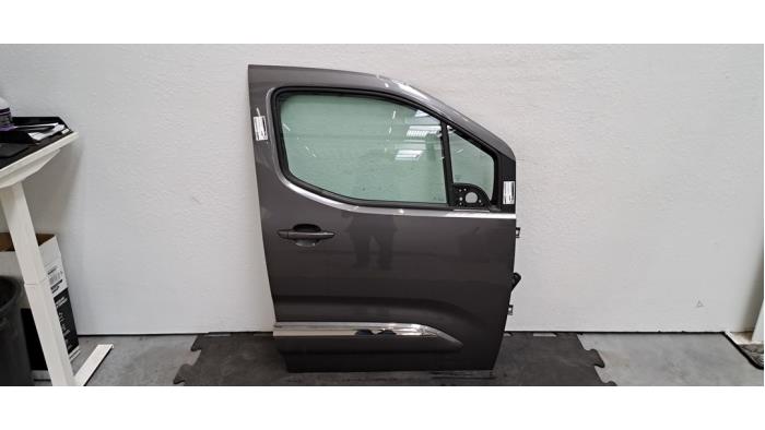 Portière 4portes avant droite Toyota Pro-Ace