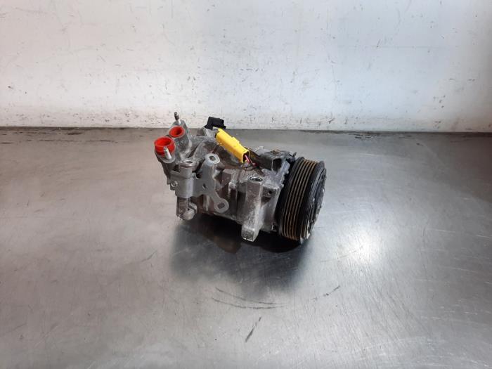 Pompe clim Peugeot 208