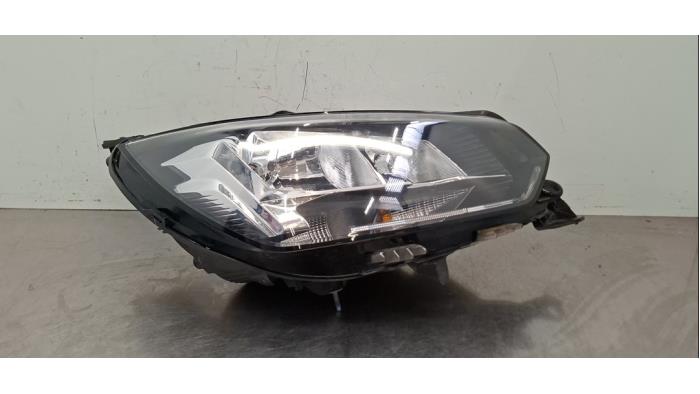Phare droit Peugeot 208