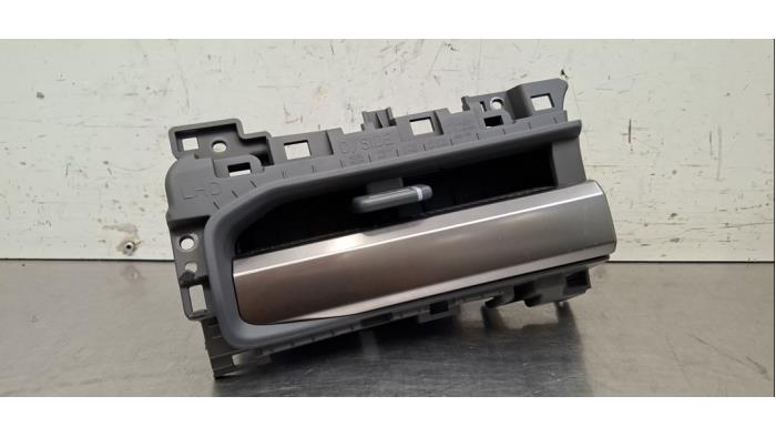 Grille aération tableau de bord Kia EV3