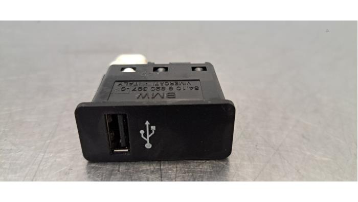 Connexion USB BMW X1