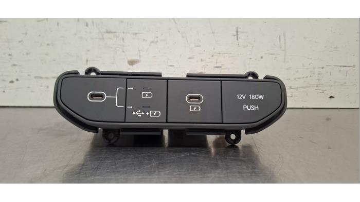 Connexion USB Kia EV3