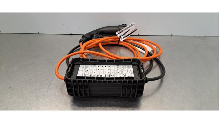 Câble de recharge hybride Peugeot 308