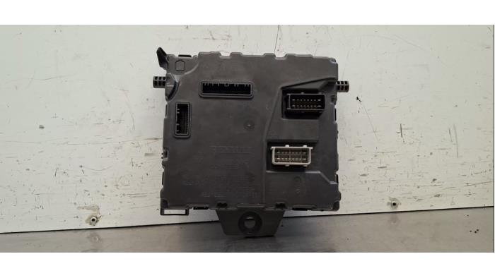 Ordinateur contrôle fonctionnel Nissan NV250