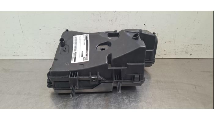 Boîte à fusibles Renault Scenic