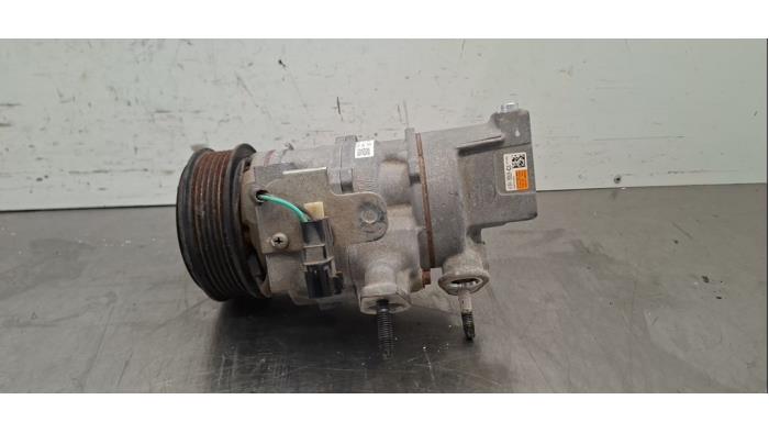 Pompe clim Ford Transit Courier