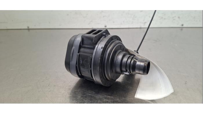 Pompe à eau supplémentaire Peugeot 408